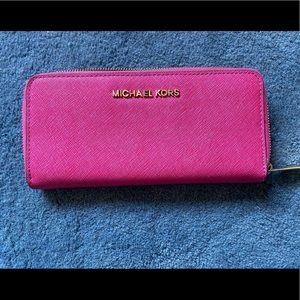 MICHAEL KORS hot pink wallet